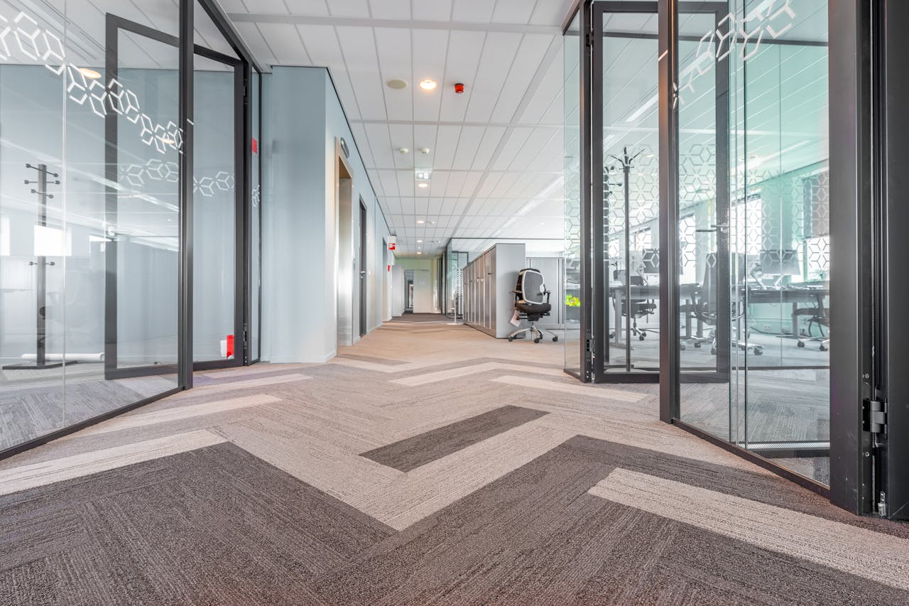 premium glass- aluminium office partitions perfect for office space